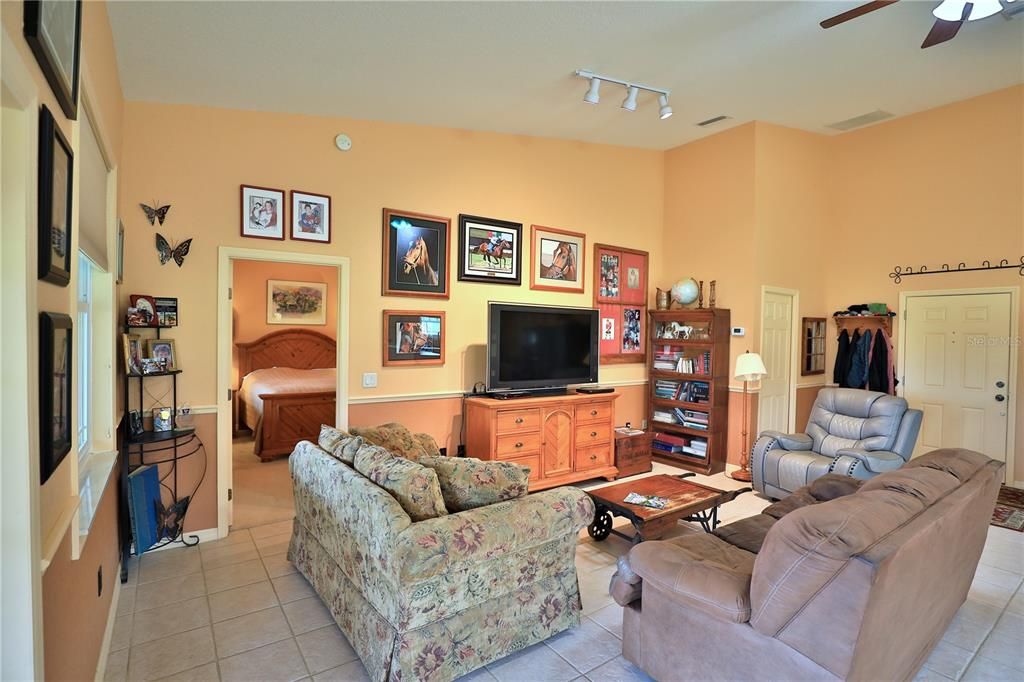 For Sale: $3,400,000 (2 beds, 1 baths, 1152 Square Feet)