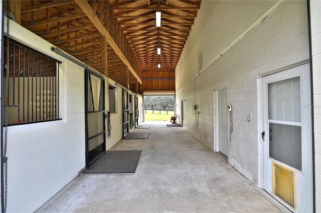 For Sale: $3,400,000 (2 beds, 1 baths, 1152 Square Feet)