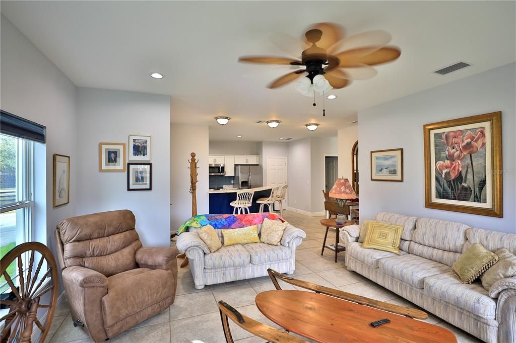 For Sale: $3,400,000 (2 beds, 1 baths, 1152 Square Feet)