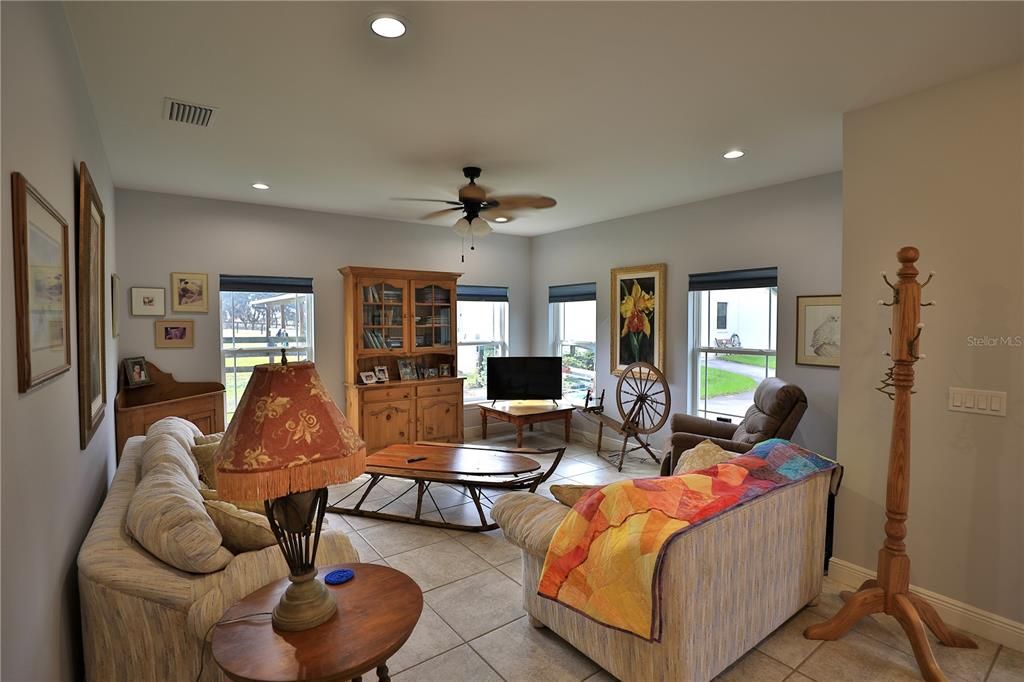 For Sale: $3,400,000 (2 beds, 1 baths, 1152 Square Feet)