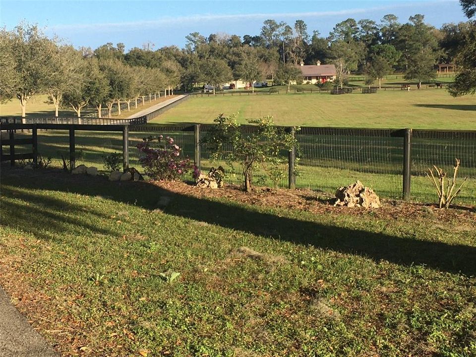 For Sale: $3,400,000 (2 beds, 1 baths, 1152 Square Feet)