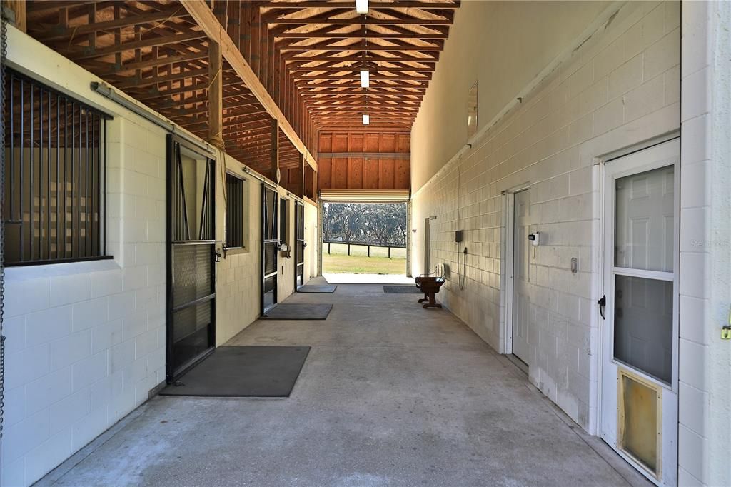 For Sale: $3,400,000 (2 beds, 1 baths, 1152 Square Feet)