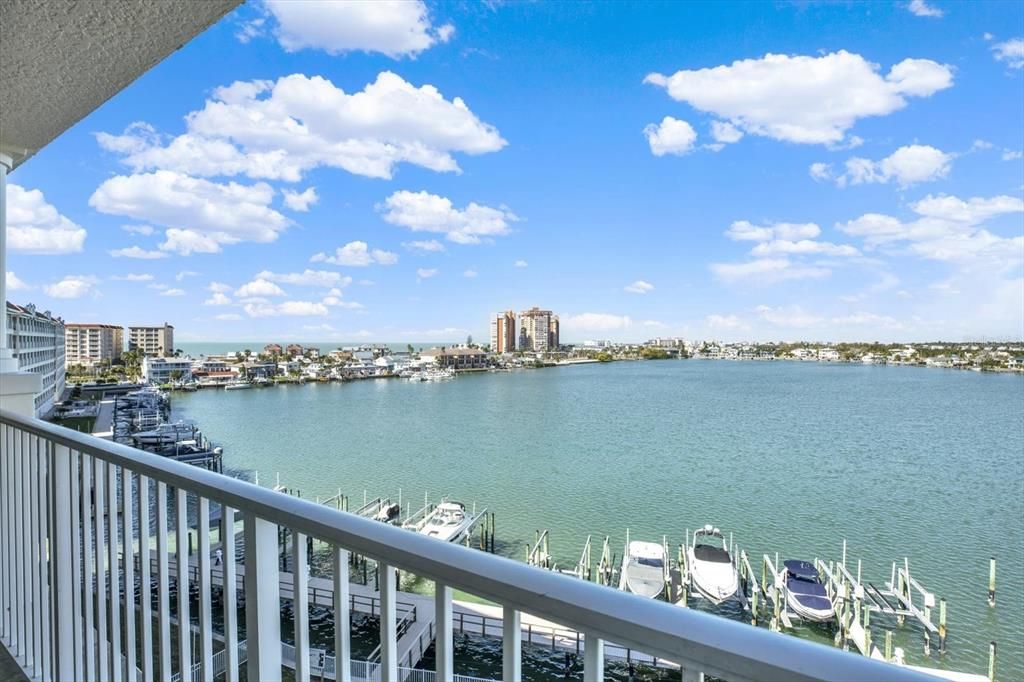 For Sale: $1,399,000 (3 beds, 3 baths, 3020 Square Feet)