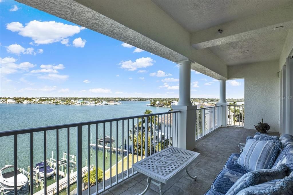 For Sale: $1,399,000 (3 beds, 3 baths, 3020 Square Feet)