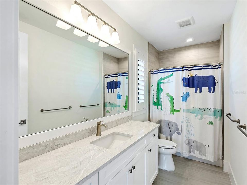 For Sale: $3,999,000 (4 beds, 5 baths, 6488 Square Feet)