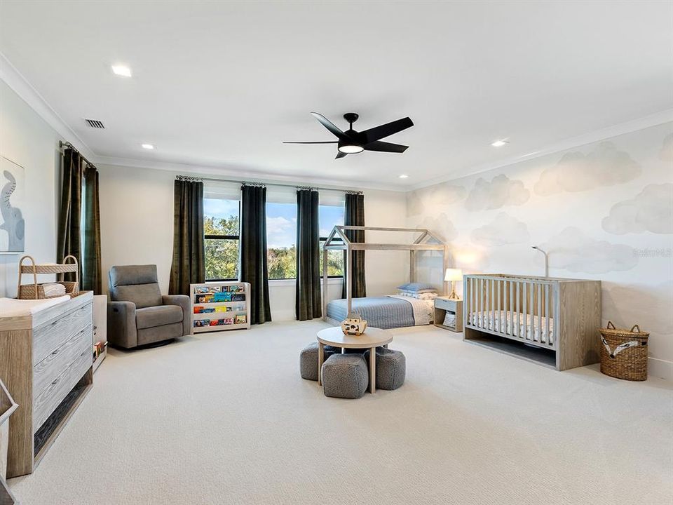 For Sale: $3,999,000 (4 beds, 5 baths, 6488 Square Feet)
