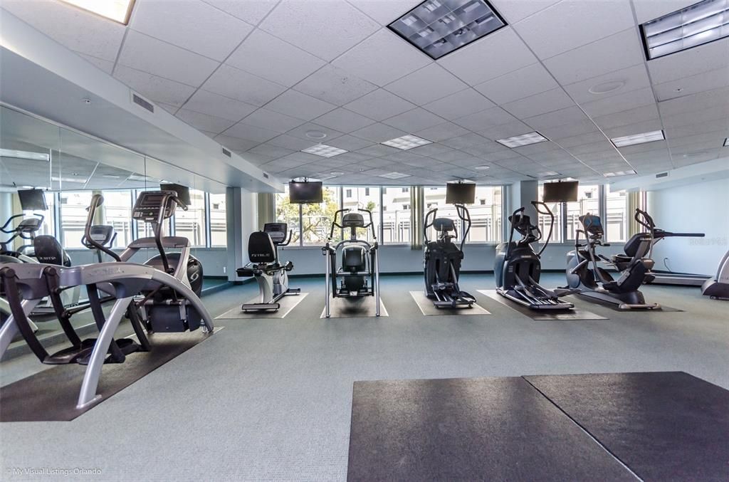 For Sale: $275,000 (1 beds, 1 baths, 1023 Square Feet)