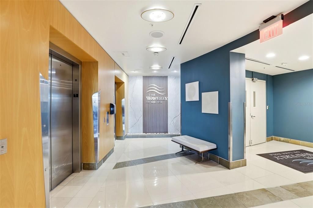 For Sale: $275,000 (1 beds, 1 baths, 1023 Square Feet)