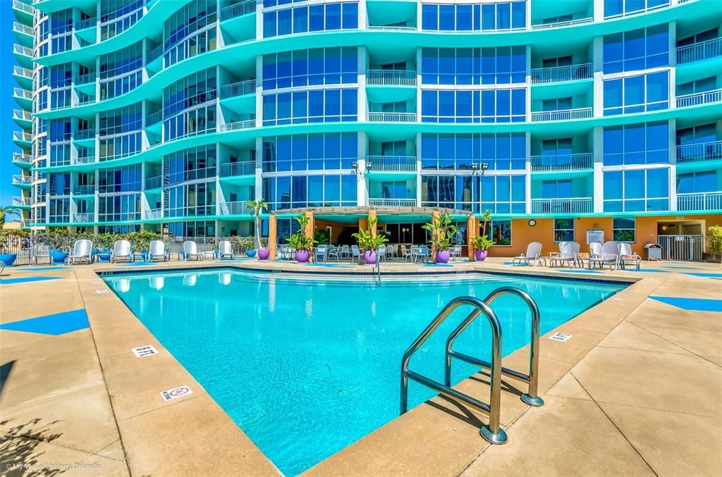 For Sale: $275,000 (1 beds, 1 baths, 1023 Square Feet)