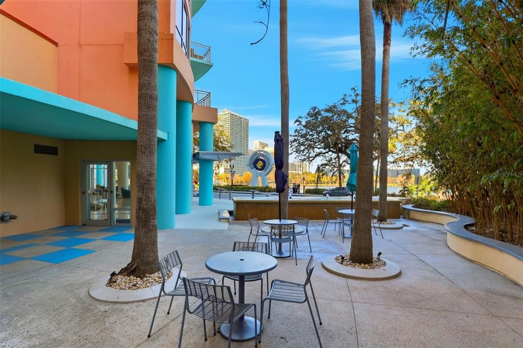 For Sale: $275,000 (1 beds, 1 baths, 1023 Square Feet)