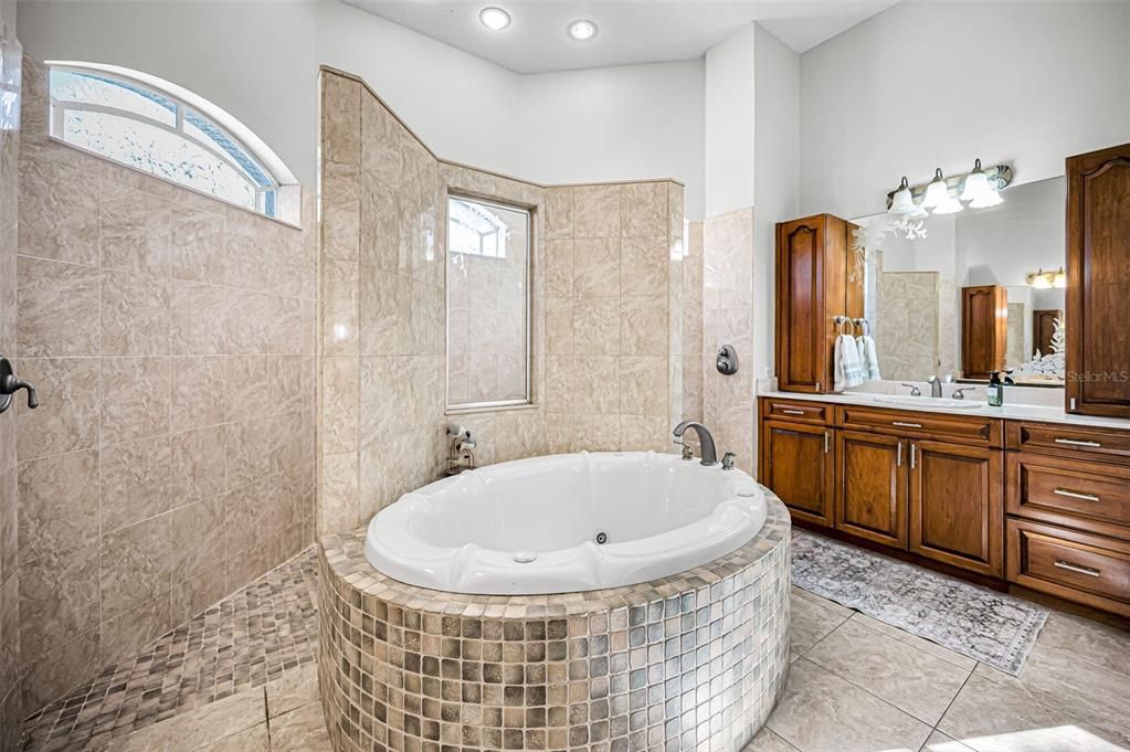 For Sale: $1,395,500 (5 beds, 4 baths, 4320 Square Feet)