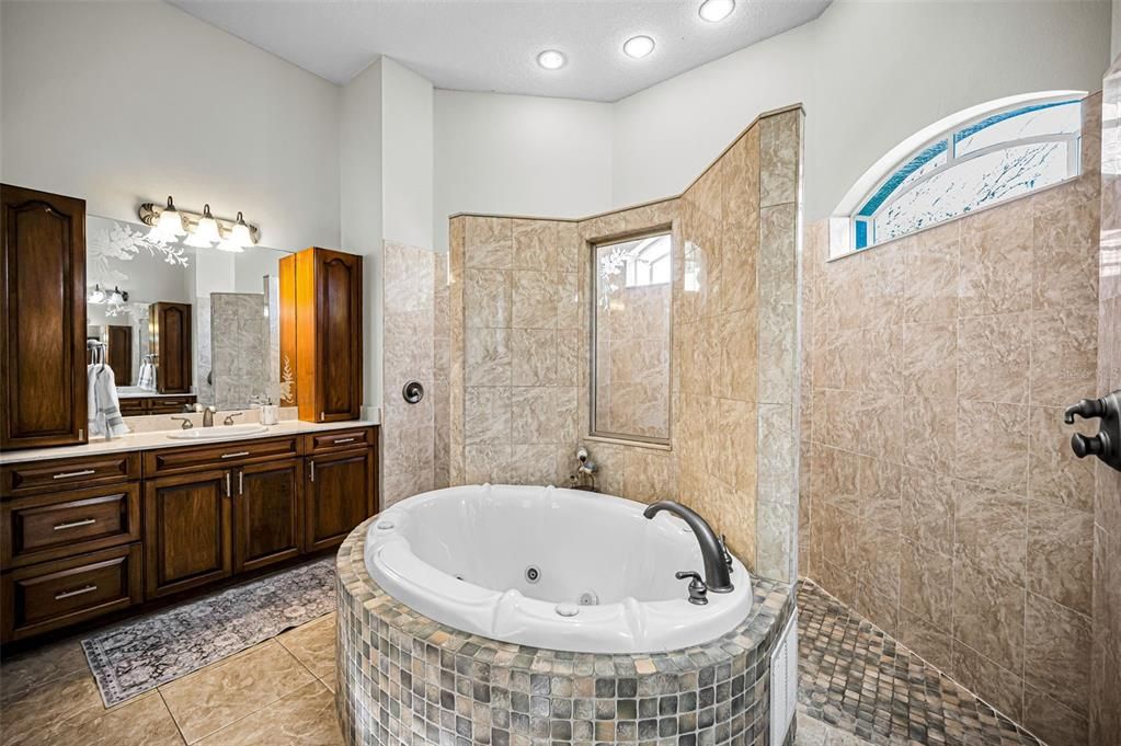 For Sale: $1,395,500 (5 beds, 4 baths, 4320 Square Feet)