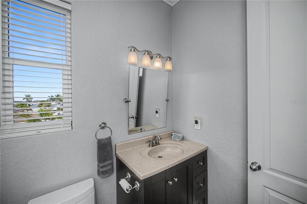 For Sale: $1,350,000 (4 beds, 4 baths, 3490 Square Feet)