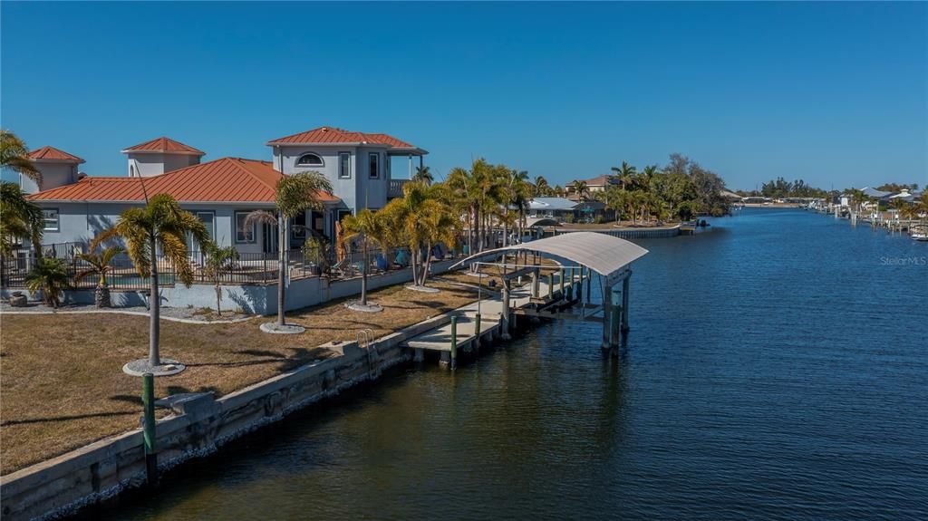For Sale: $1,350,000 (4 beds, 4 baths, 3490 Square Feet)