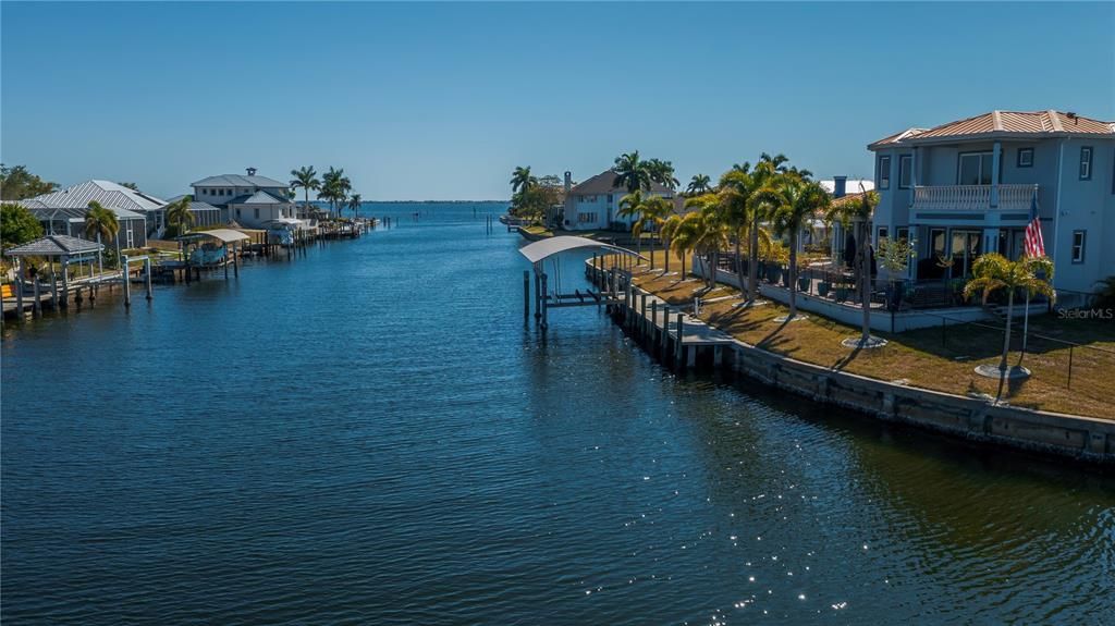 For Sale: $1,350,000 (4 beds, 4 baths, 3490 Square Feet)