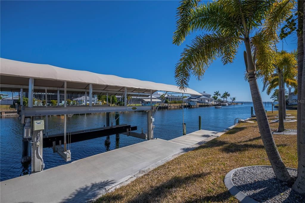 For Sale: $1,350,000 (4 beds, 4 baths, 3490 Square Feet)
