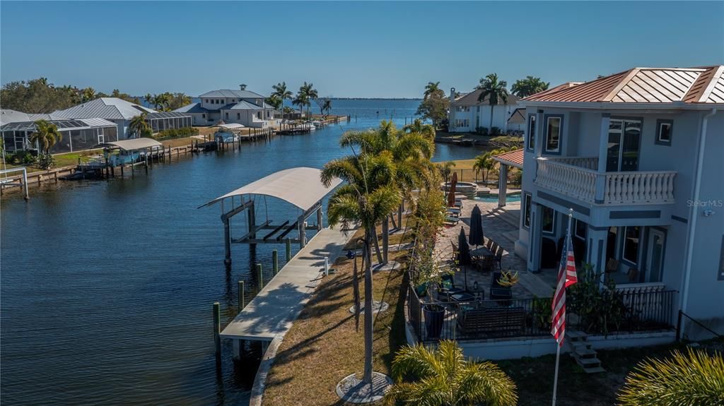 For Sale: $1,350,000 (4 beds, 4 baths, 3490 Square Feet)