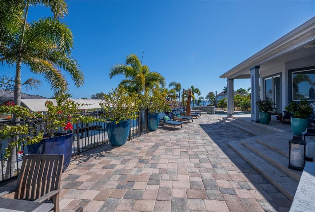 For Sale: $1,350,000 (4 beds, 4 baths, 3490 Square Feet)