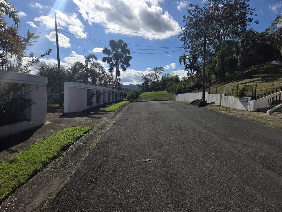 На продажу: $150,000 (0.25 acres)