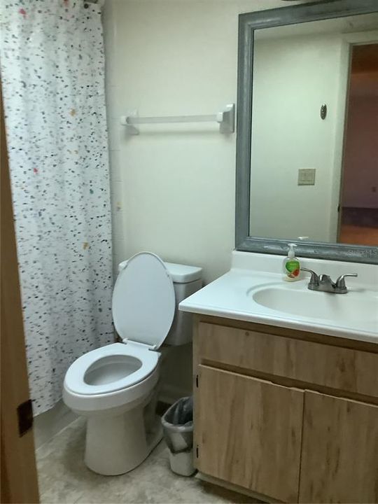 На продажу: $252,900 (2 спален, 2 ванн, 1102 Квадратных фут)