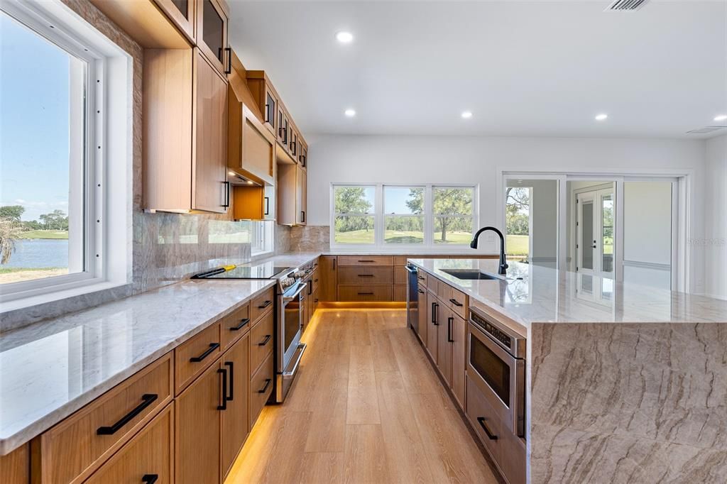 En Venta: $1,290,000 (4 camas, 3 baños, 3041 Pies cuadrados)