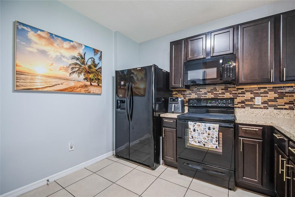 Active With Contract: $264,900 (3 beds, 3 baths, 1507 Square Feet)