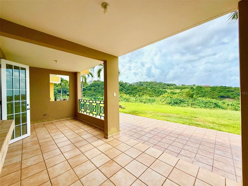 En Venta: $345,000 (3 camas, 2 baños, 1861 Pies cuadrados)