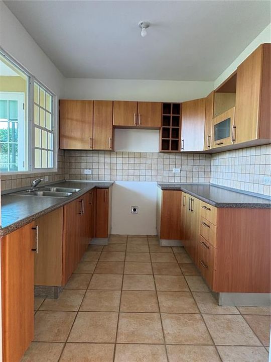 En Venta: $345,000 (3 camas, 2 baños, 1861 Pies cuadrados)