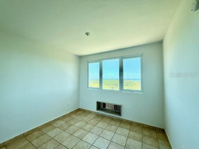 En Venta: $345,000 (3 camas, 2 baños, 1861 Pies cuadrados)