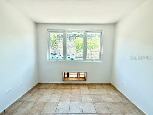 En Venta: $345,000 (3 camas, 2 baños, 1861 Pies cuadrados)