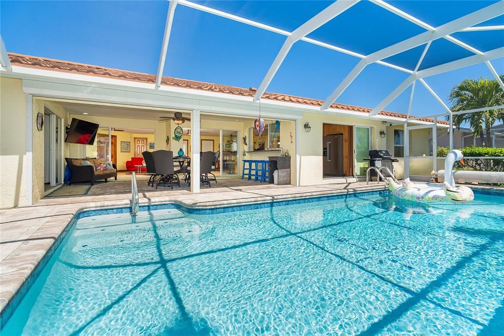 Active With Contract: $699,000 (3 beds, 3 baths, 1974 Square Feet)