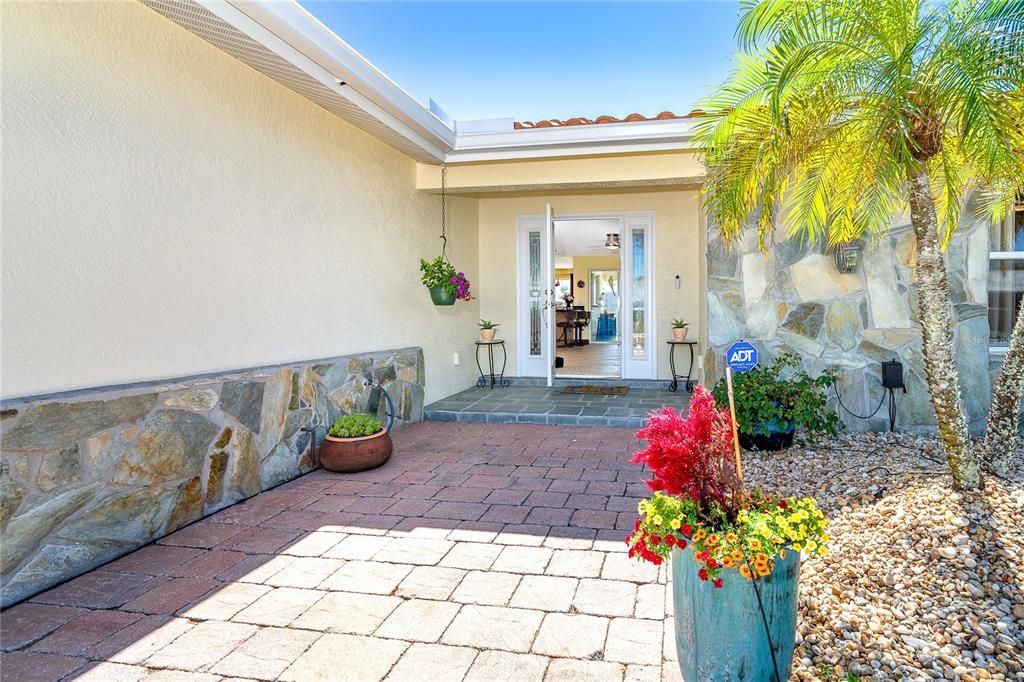 Active With Contract: $699,000 (3 beds, 3 baths, 1974 Square Feet)