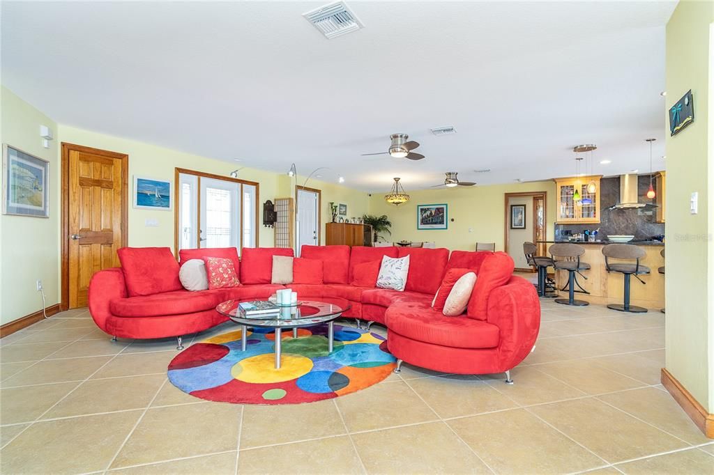 Active With Contract: $699,000 (3 beds, 3 baths, 1974 Square Feet)