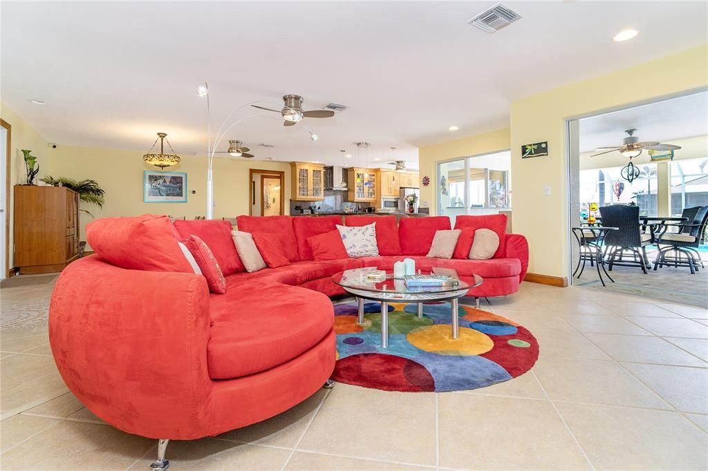 Active With Contract: $699,000 (3 beds, 3 baths, 1974 Square Feet)