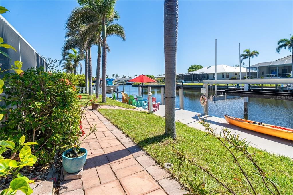 Active With Contract: $699,000 (3 beds, 3 baths, 1974 Square Feet)