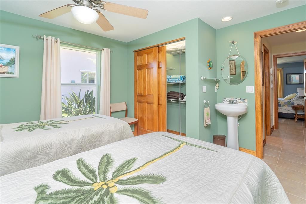 Active With Contract: $699,000 (3 beds, 3 baths, 1974 Square Feet)
