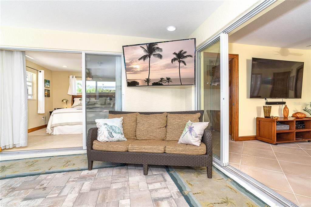 Active With Contract: $699,000 (3 beds, 3 baths, 1974 Square Feet)
