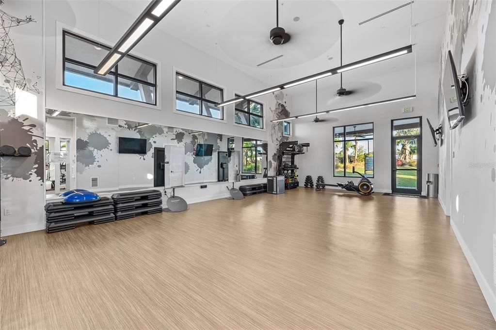 Activo con contrato: $669,900 (5 camas, 4 baños, 3461 Pies cuadrados)