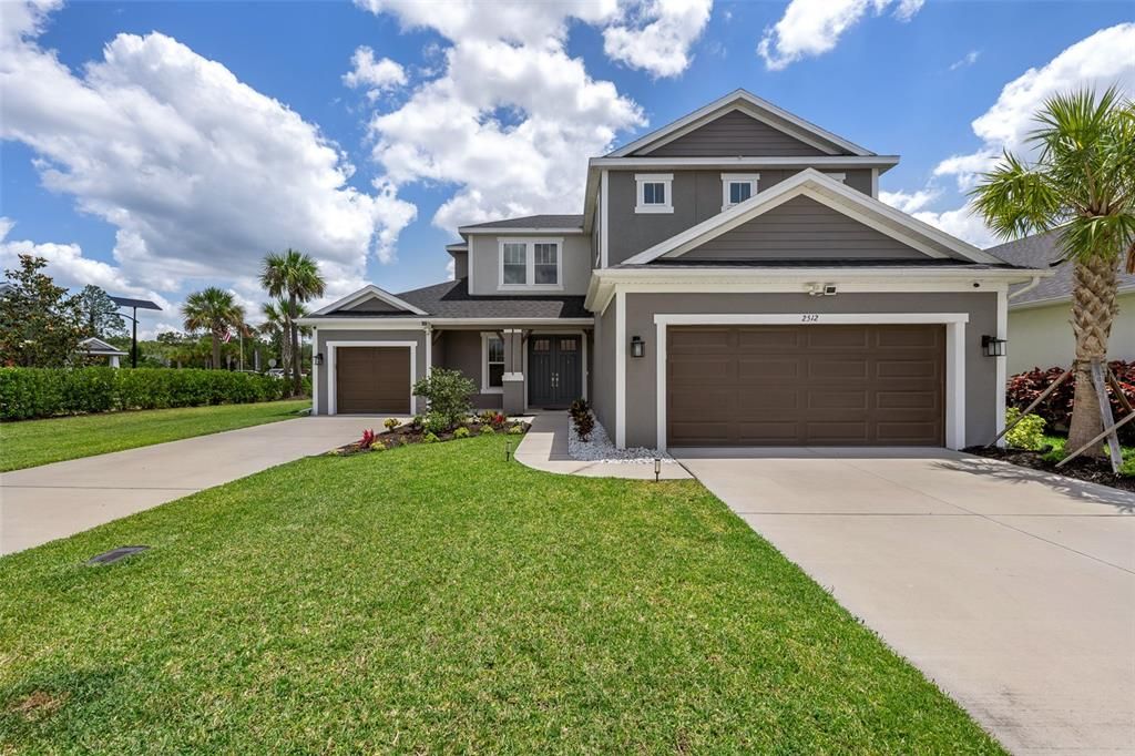 Activo con contrato: $669,900 (5 camas, 4 baños, 3461 Pies cuadrados)