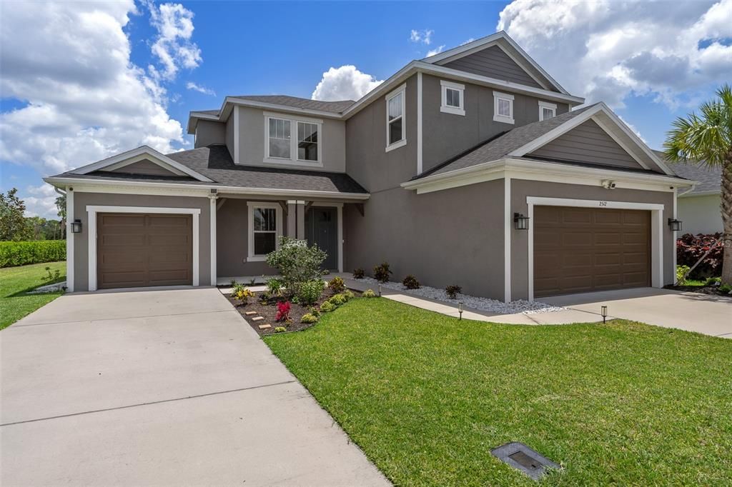 Activo con contrato: $669,900 (5 camas, 4 baños, 3461 Pies cuadrados)