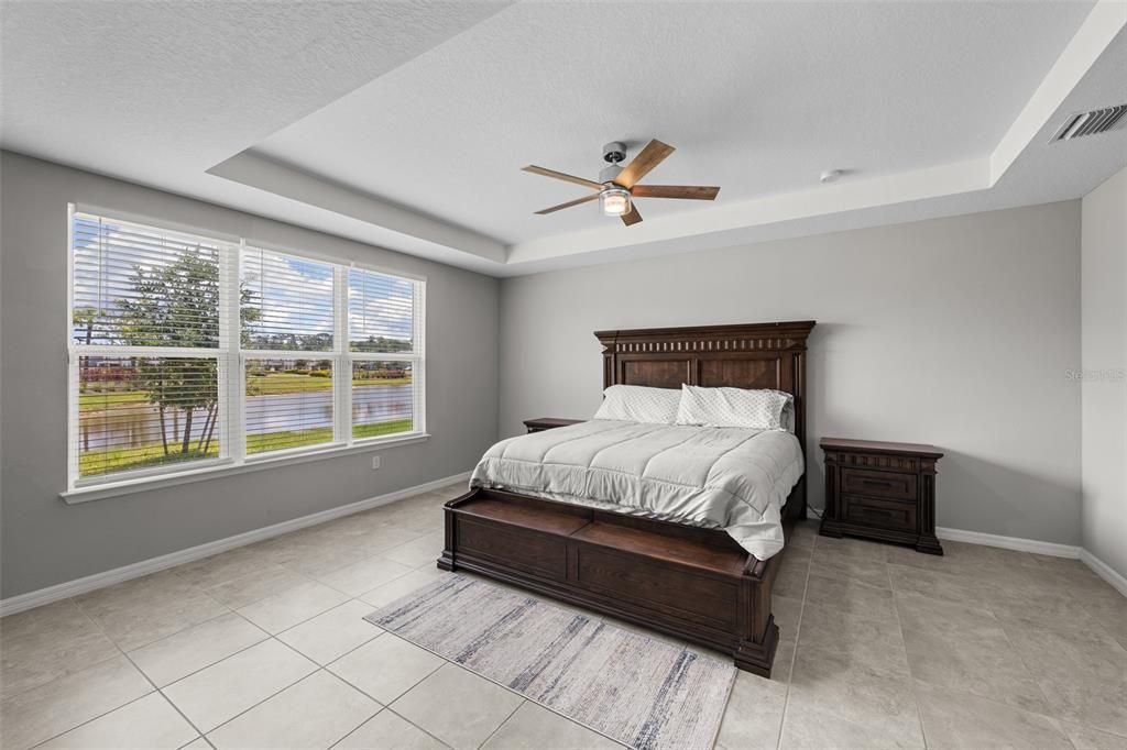 Activo con contrato: $669,900 (5 camas, 4 baños, 3461 Pies cuadrados)