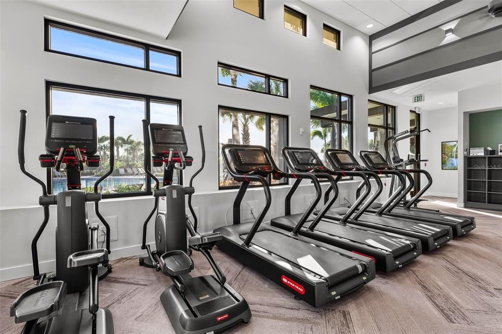 Activo con contrato: $669,900 (5 camas, 4 baños, 3461 Pies cuadrados)