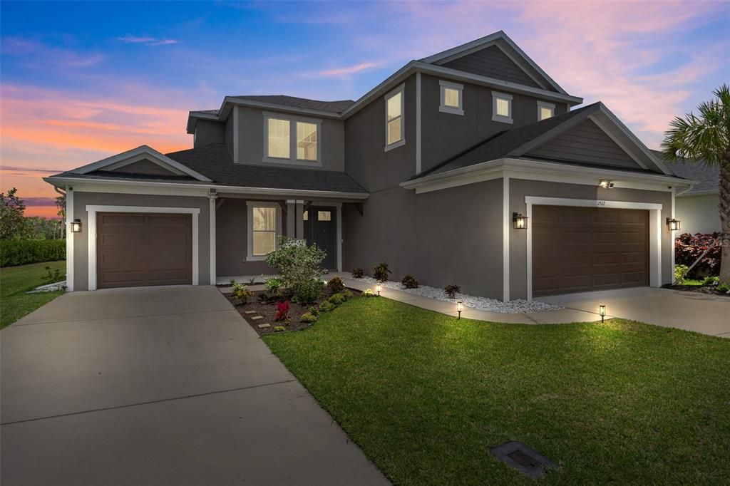 Activo con contrato: $669,900 (5 camas, 4 baños, 3461 Pies cuadrados)