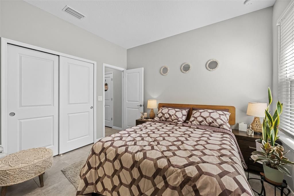 Activo con contrato: $669,900 (5 camas, 4 baños, 3461 Pies cuadrados)