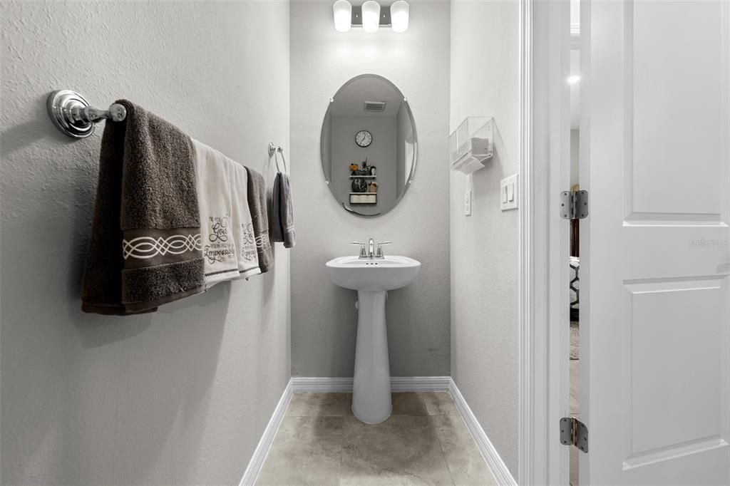 Activo con contrato: $669,900 (5 camas, 4 baños, 3461 Pies cuadrados)