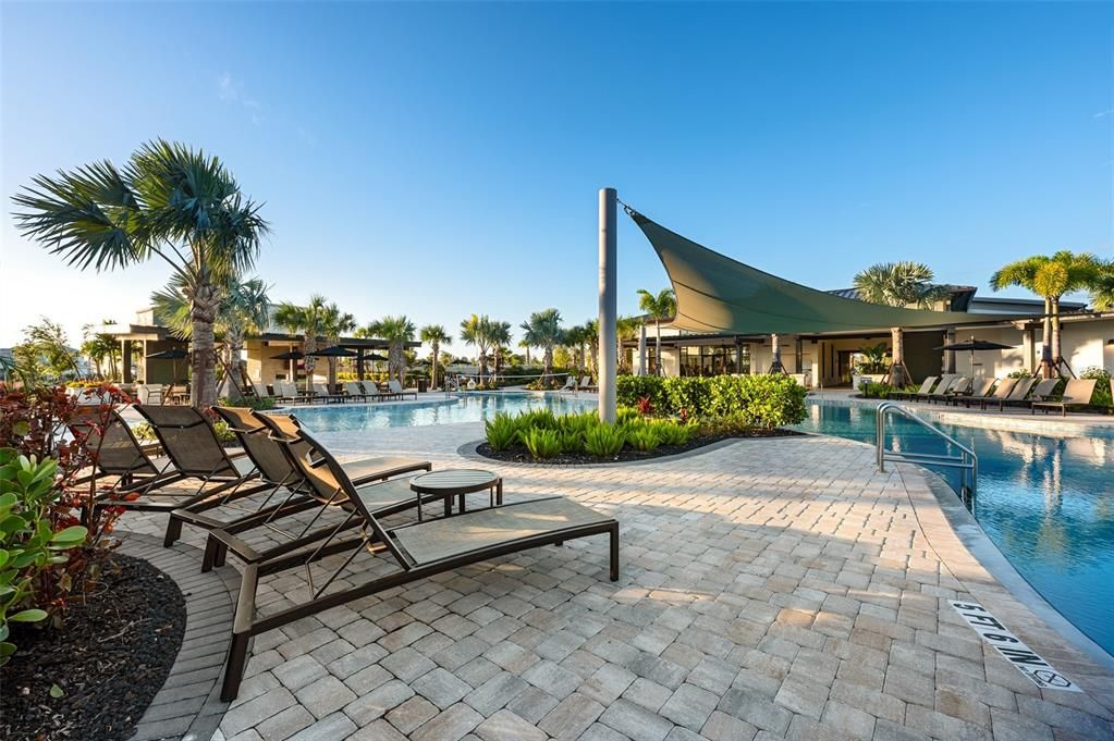 Activo con contrato: $669,900 (5 camas, 4 baños, 3461 Pies cuadrados)