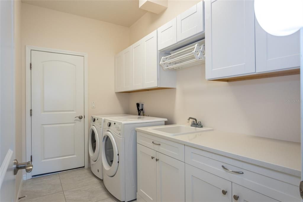 For Sale: $898,900 (4 beds, 3 baths, 2858 Square Feet)