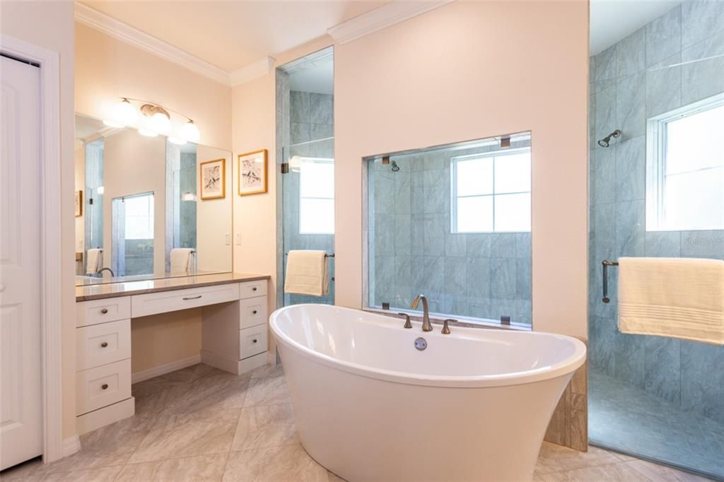 For Sale: $898,900 (4 beds, 3 baths, 2858 Square Feet)