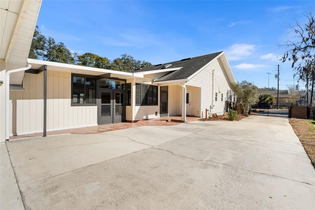 For Sale: $374,800 (3 beds, 2 baths, 2232 Square Feet)