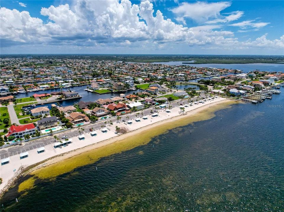 En Venta: $385,000 (3 camas, 3 baños, 2510 Pies cuadrados)